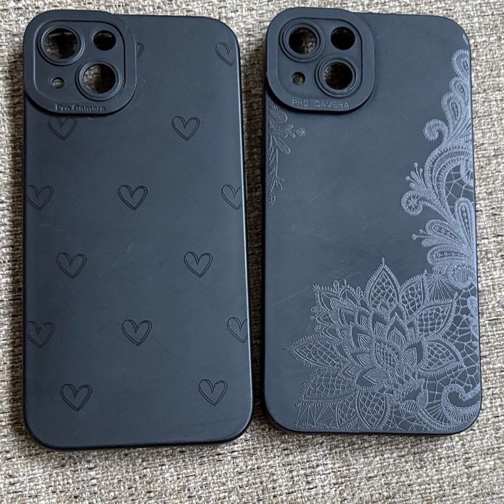 2 iPhone 13 phone cases and 1 screen protector